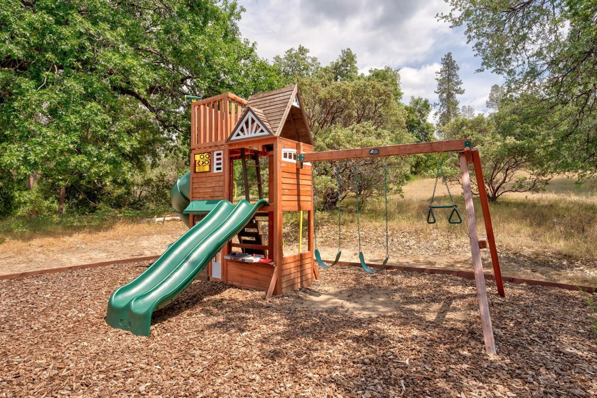 Emerald Escape 50 Acres W/Hot Tub, Game Room Oakhurst Exterior photo