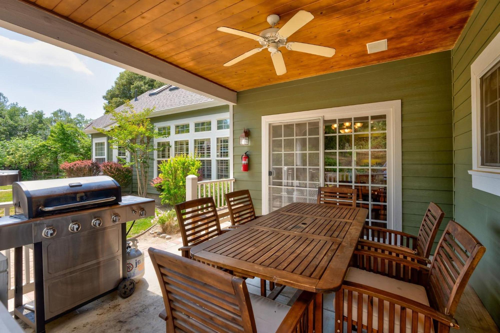Emerald Escape 50 Acres W/Hot Tub, Game Room Oakhurst Exterior photo
