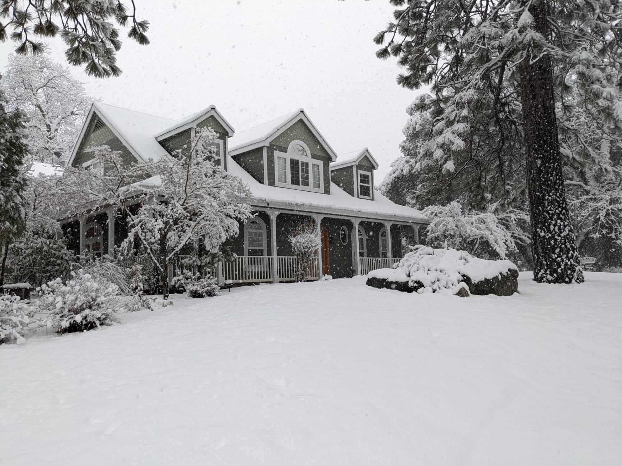 Emerald Escape 50 Acres W/Hot Tub, Game Room Oakhurst Exterior photo
