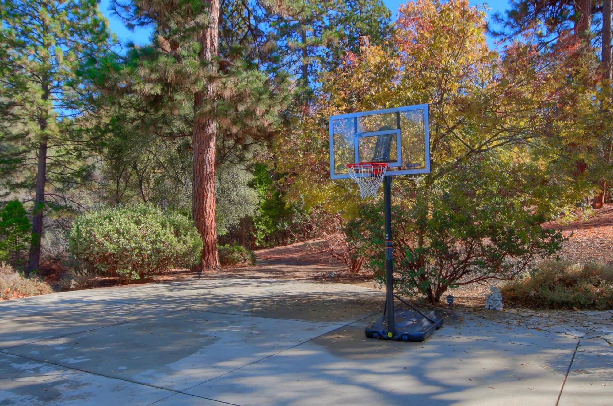 Emerald Escape 50 Acres W/Hot Tub, Game Room Oakhurst Exterior photo